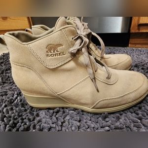 Sorel wedge tennis shoes